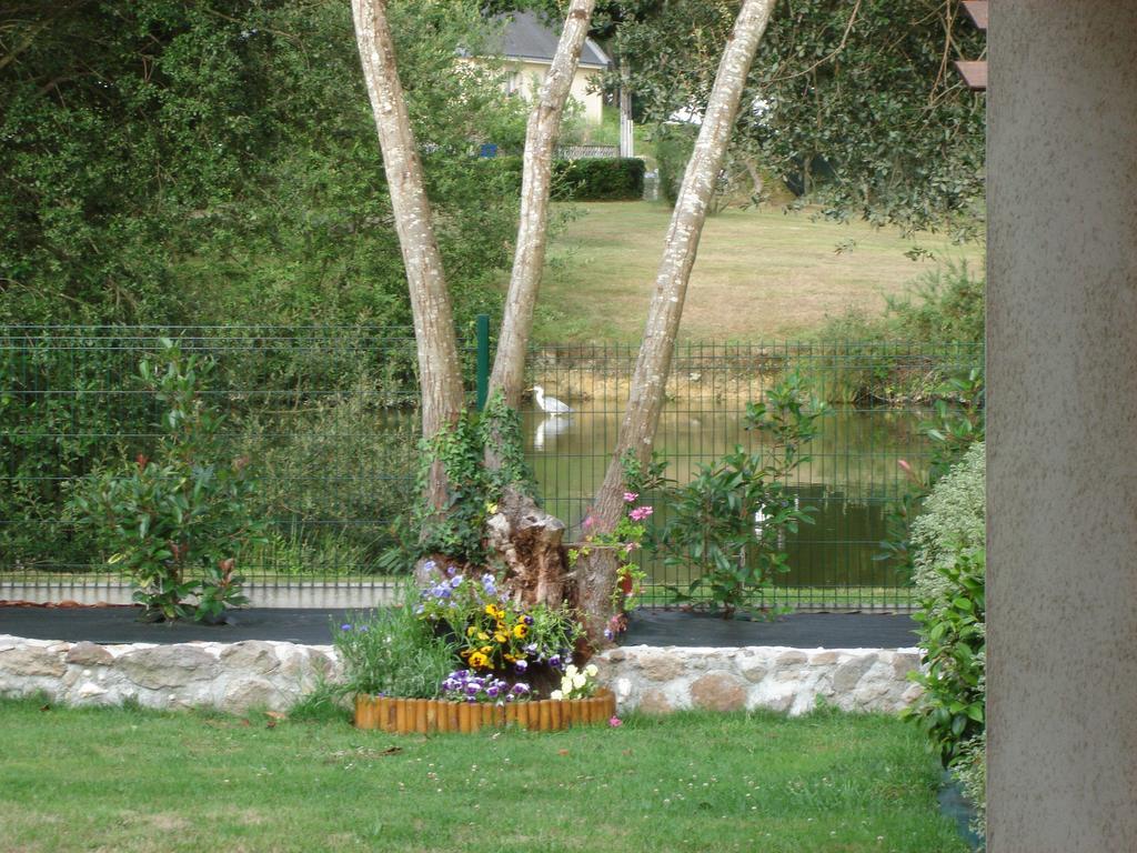 Le Petit Etang Bed & Breakfast La Trinite-Surzur Exterior photo